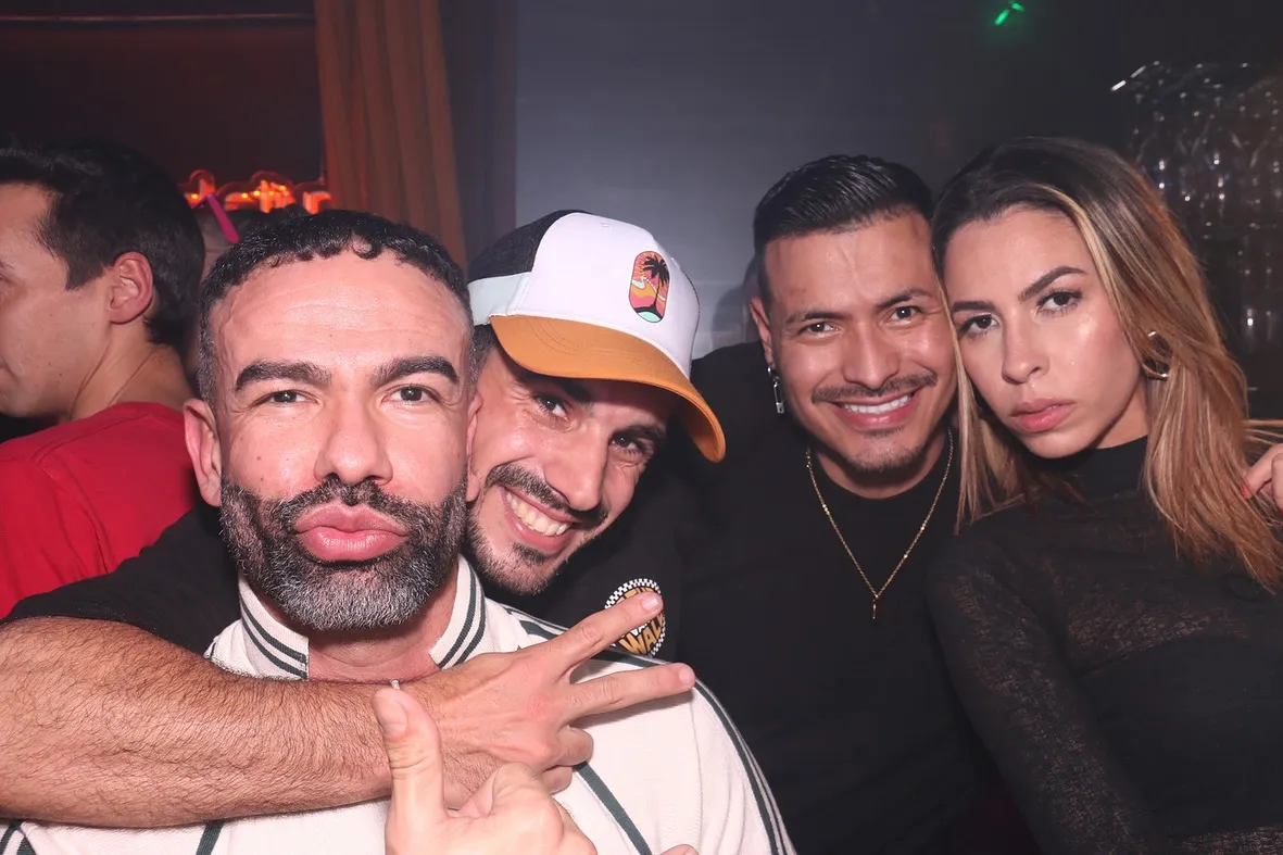 revistablue_1759141939_3732275561558195183_1153570563_resultado